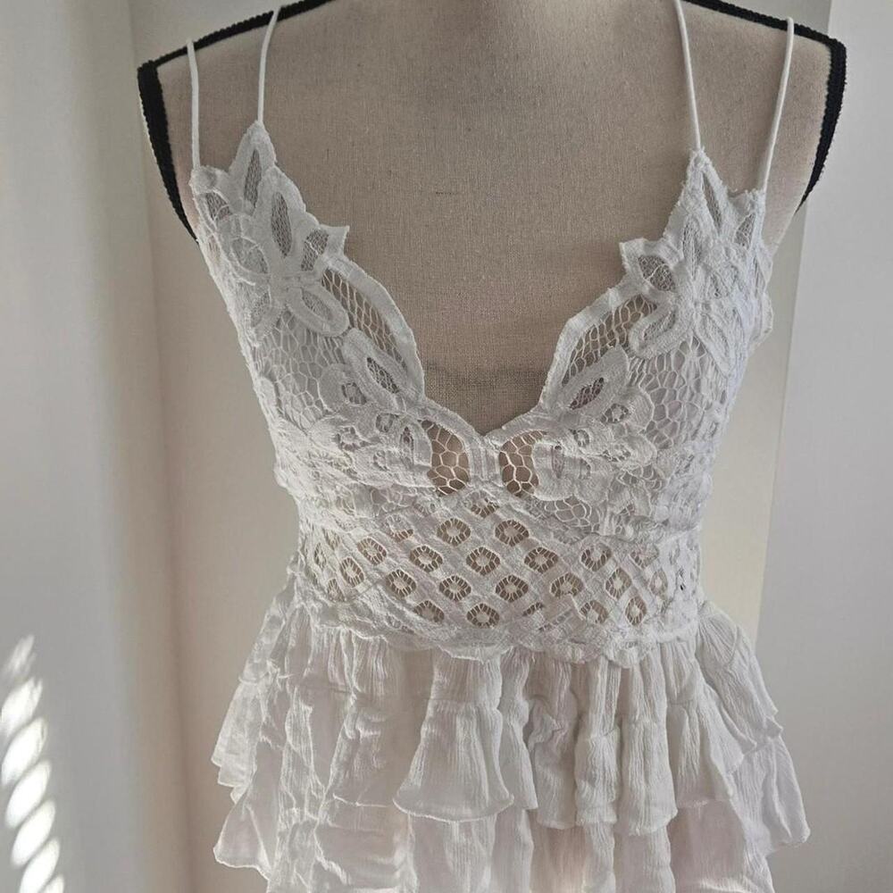 White lace crop top with lace straps XL